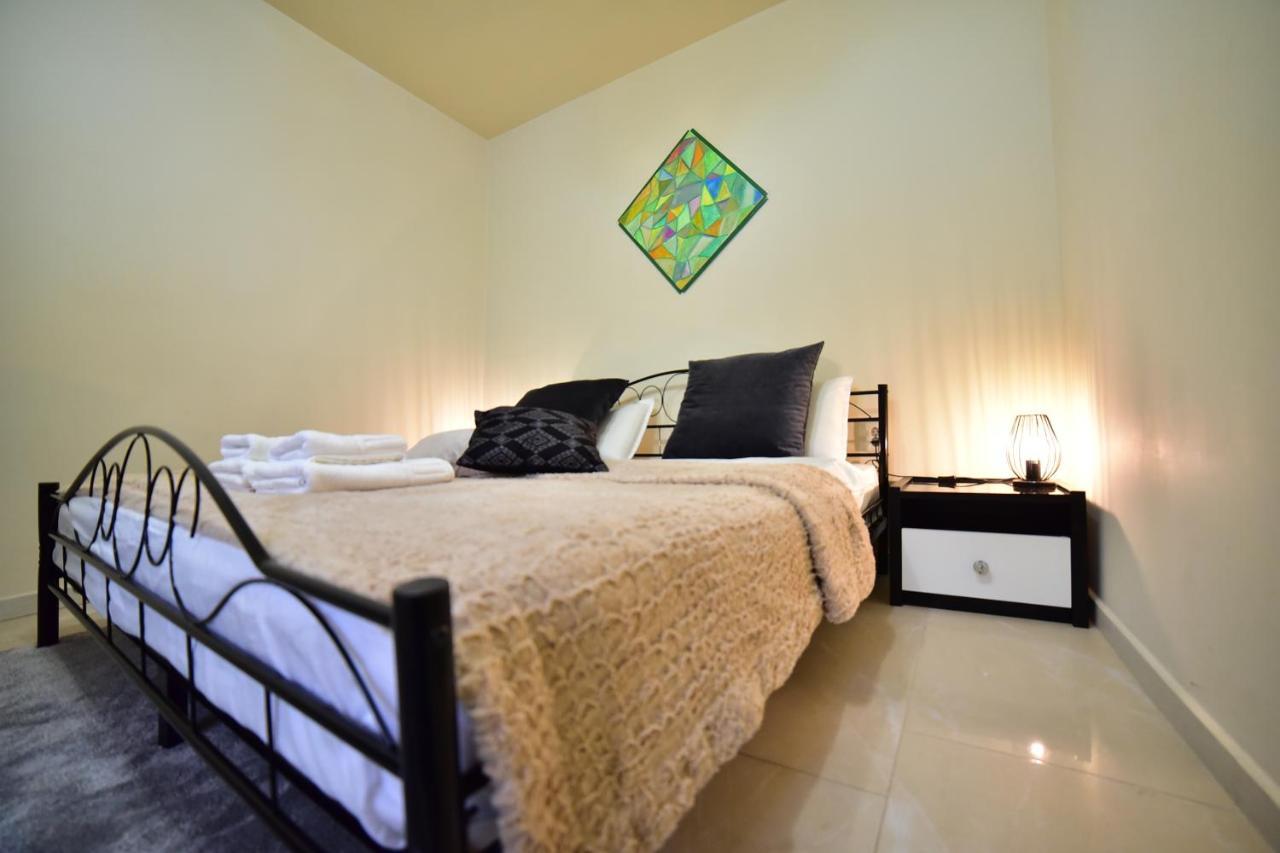 Flh - A&M Central Studio Apartment Sibiu Ngoại thất bức ảnh