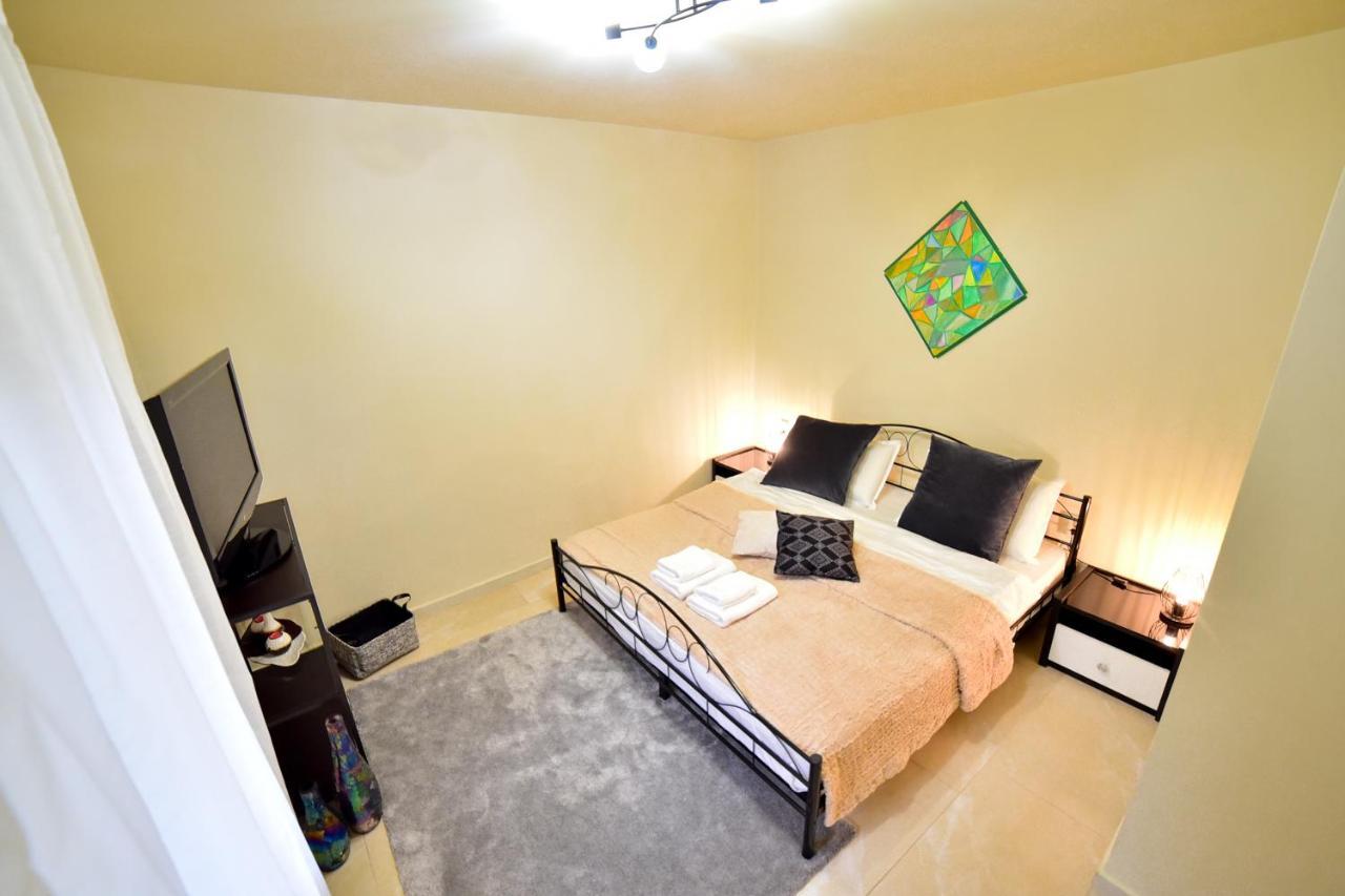 Flh - A&M Central Studio Apartment Sibiu Ngoại thất bức ảnh